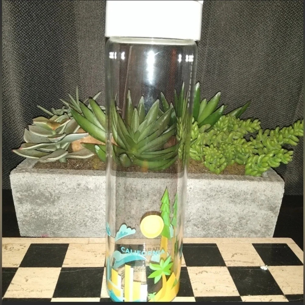 STARBUCKS Glass Bottle 18.5oz from ‘You Are Here’ Collection — CALIFORNIA NWT